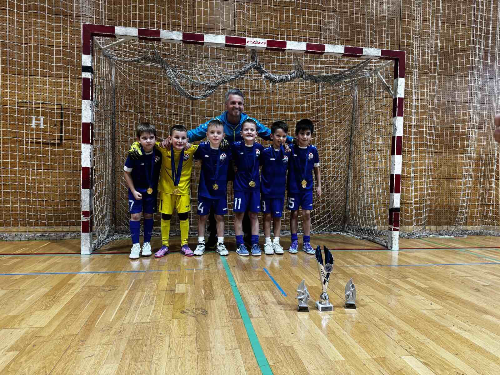 Mladi talenti rasturaju na dvoranskim turnirima